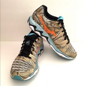 Mizuno Wave Paradox Running Shoes. Womens 9